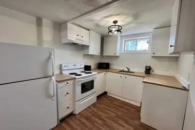 Image de Cozy Moncton Basement suite around the corner from the Hospital
