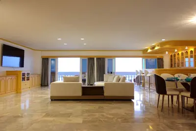 Image de Spacious 3br 15m Balcony Seaview 1 Minute To Beach