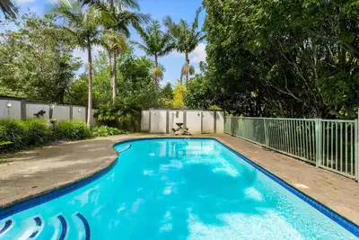 Image de Poolside Paradise Awaits You