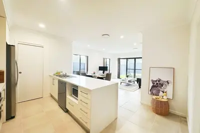 Image de Colebee/5 Bedroom/near Shopping/Ikea/WiFi/Golf