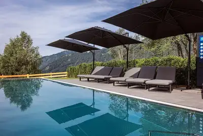 Bel appartement avec piscine partagée