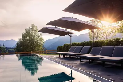 Appartement de vacances chic avec piscine
