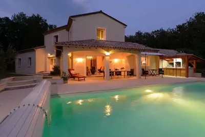 Image de Villa pittoresque avec piscine
