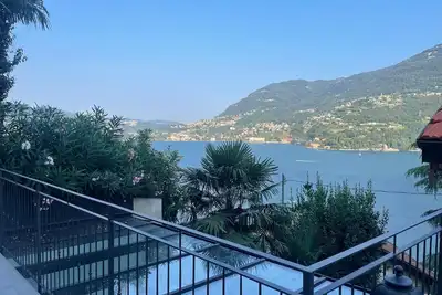 Image de Al Rifugio dei Sogni loft-studio avec vue imprenable sur le lac