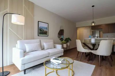 w* | Radiant 2br w/ Great Balcony Near Kennedy Park
