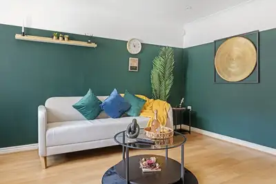 Charming 3-bedroom house with Ac and WiFi in lovely Nottingham
