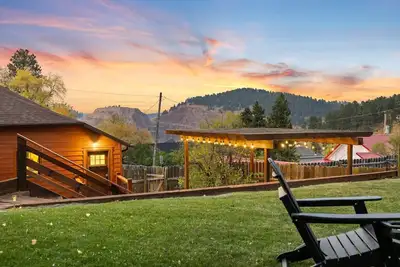 Image de JoLee Pines, Close to attractions