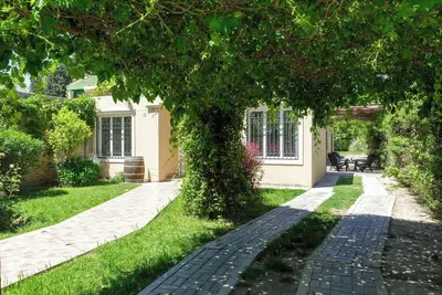 Image de Fliphaus + Besares 600 - 4 Bd House Pool & Bbq