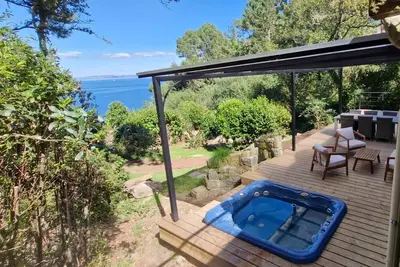 Image de Magnifique maison vue Mer- Jacuzzi- 2Ha de terrain- Gr34