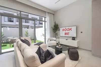 Image de StayShort - Classy 4-Bedroom Villa With Spacious Balcony in Nad Al Sheba