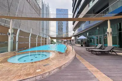 Image de 2br Bliss in Vibrant Downtown!
