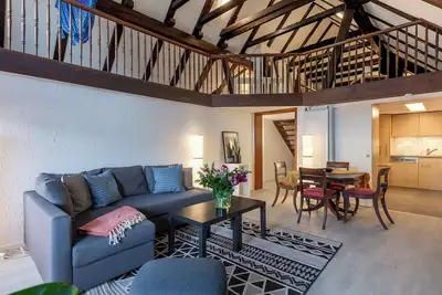 Image de Amazing Swiss chalet style apartment with stunning view on mountain and lake Zug