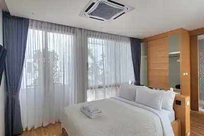 Image de 3-bedroom villa in gorgeous Tambon Choeng Thale with Ac