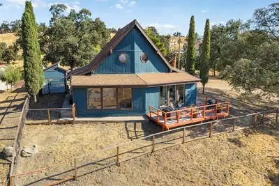 Image de Charming 2-bedroom cabin with Ac and WiFi with Incredible Views