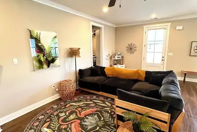 Image de Cozy home sleeps 6 in Oxford, 5 miles to Square and Um