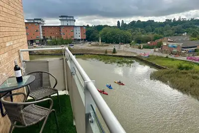 Image de Fantastic River Views Apartment| Pass the Keys