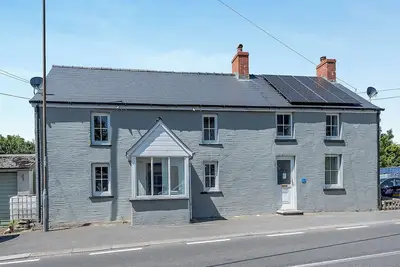 Image de 5 chambres à coucher à Eglwyswrw