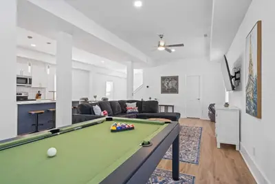 Hot Tub | 9 beds | Pet Friendly