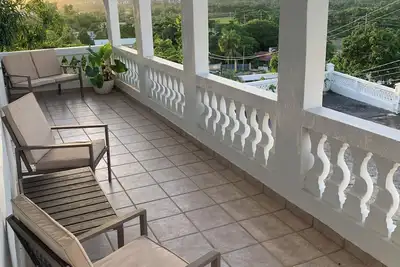 Image de 3 Bdrm • Ocean Sunrise Vista • Ac & Backup Solar Power