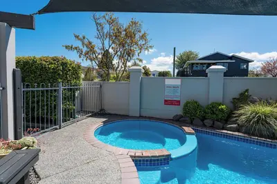 Image de Sun and Swim - Lake Taupo Holiday Home