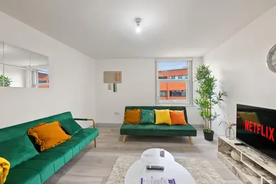 Image de Central Reading 2-Bed Maisonette, Walk to Station