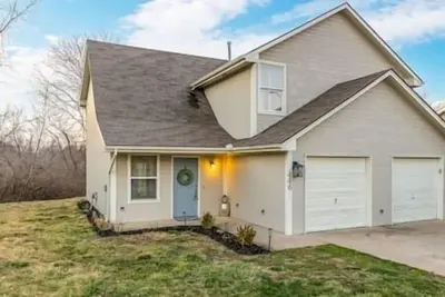 Image de Tranquil Newly Furnished Oasis