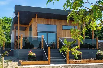 Image de Spectacular property with large glass frontage to take advantage of the views.