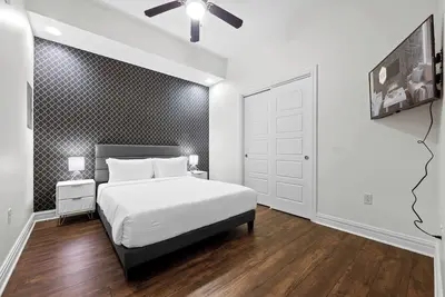 Image de Downtown | Luxury 1bd Apt. | Pool | Gym | Great Views