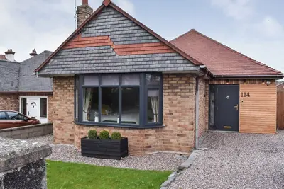 Image de 53 Degrees North makes an ideal base for a group of six seeking a coastal retreat.