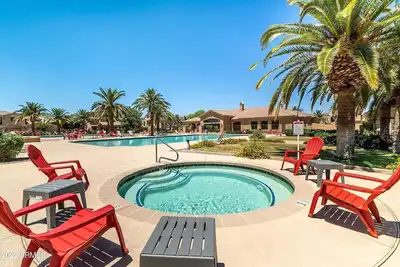 Image de Farmhouse Oasis with heated pool, Jacuzzi, Gym, Clubhouse, billiards, and arcade