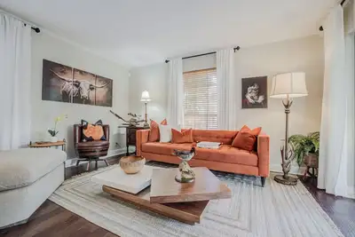 Image de Spacious Austin 4br Retreat | Game Room & Hot Tub