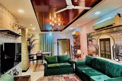 Image de Aesthetic 2b apt in Banjara Hills, done up in a comfy eclectic and antique style