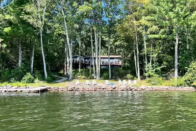 Image de Peaceful Lakefront Oasis in Litchfield County