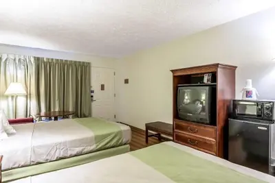 Image de 3 Affordable Rooms w/ Complimentary Breakfast & Close Proximity to I-95