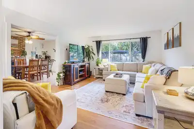 Image de Charming Davis Retreat: Cozy & Central