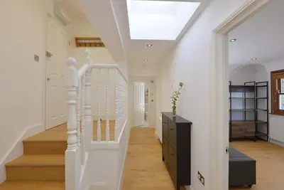 Image de Cosy Flat 2 Bed And 2 Bath, 5 Min From Train Station