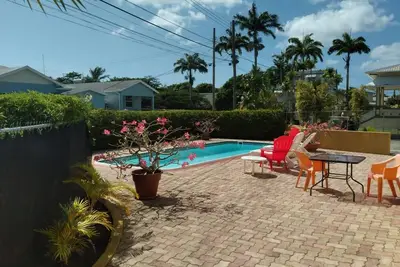 Image de Spacious apartment & lovely pool 5mins walk to beach. 5*  TripAdvisor 50 reviews