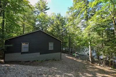 Image de New for 2025! Pet-friendly cottage on Coffee Pond with excellent fishing!