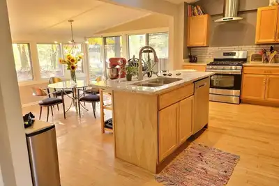 Image de Spacious 5-bedroom house in awesome Mequon with WiFi, fitness room