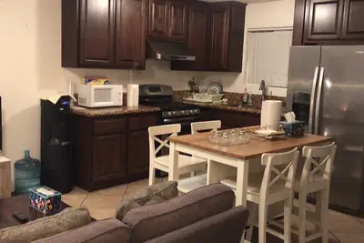 Image de Charming 2 bedroom house in quaint Alhambra with Ac, WiFi