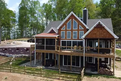 Image de Beautiful home 8 mi from Vmi & W&L, 5 bedrooms with Views of House mountain.