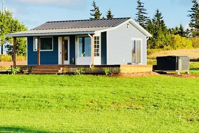 Image de The Blue Buoy- Hot tub, King bed, Centrally located, stunning views.