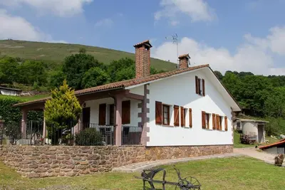 Image de Maison de campagne \"Oiaraberri\" avec jardin privé et Wi-Fi