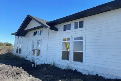 Image de New construction barndominium 2-bedroom house with a loft in Gowrie, Iowa!