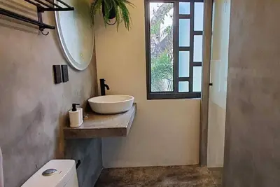 Image de Ohana Morelos House. Modern industrial style, 10 min. from Hurricane Harbor