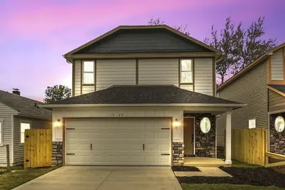 Image de Beautiful 4 Bedroom Vacation Home in Columbus Ohio with Garage Parking