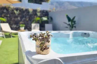 Image de Casa Lola En Puerto De La Cruz Con Jacuzzi Y Vista