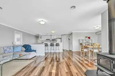 Image de Stinson House - 9 Mins to Racetrack, Serene Escape