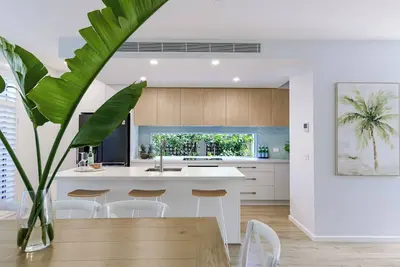 Image de Coastal Delight - 4pm check out Sundays