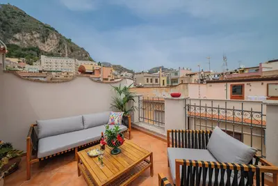 Image de Luxurious house in the center of Taormina, with beautiful terrace